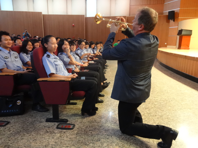 俄罗斯专享会小号表演艺术家Jens Lindemann（彦斯·林德曼）荣获加拿大勋章